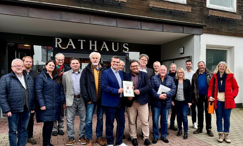 Gruppenbild Unterzeichnung Verlängerung KEP