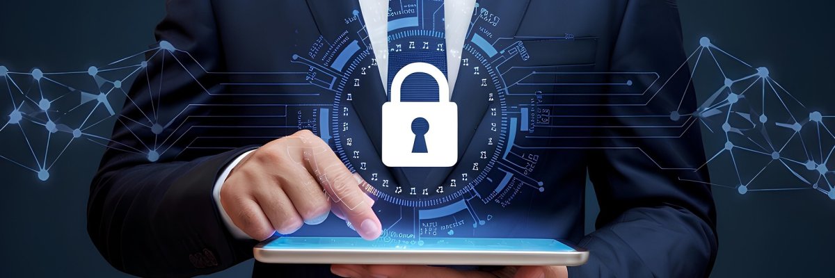 Symbolbild Datenschutz: Ein Mann im Anzug hält ein Tablet waagerecht. Über dem Tablet schwebt das Symbol eines geschlossenen Vorhängeschlosses.