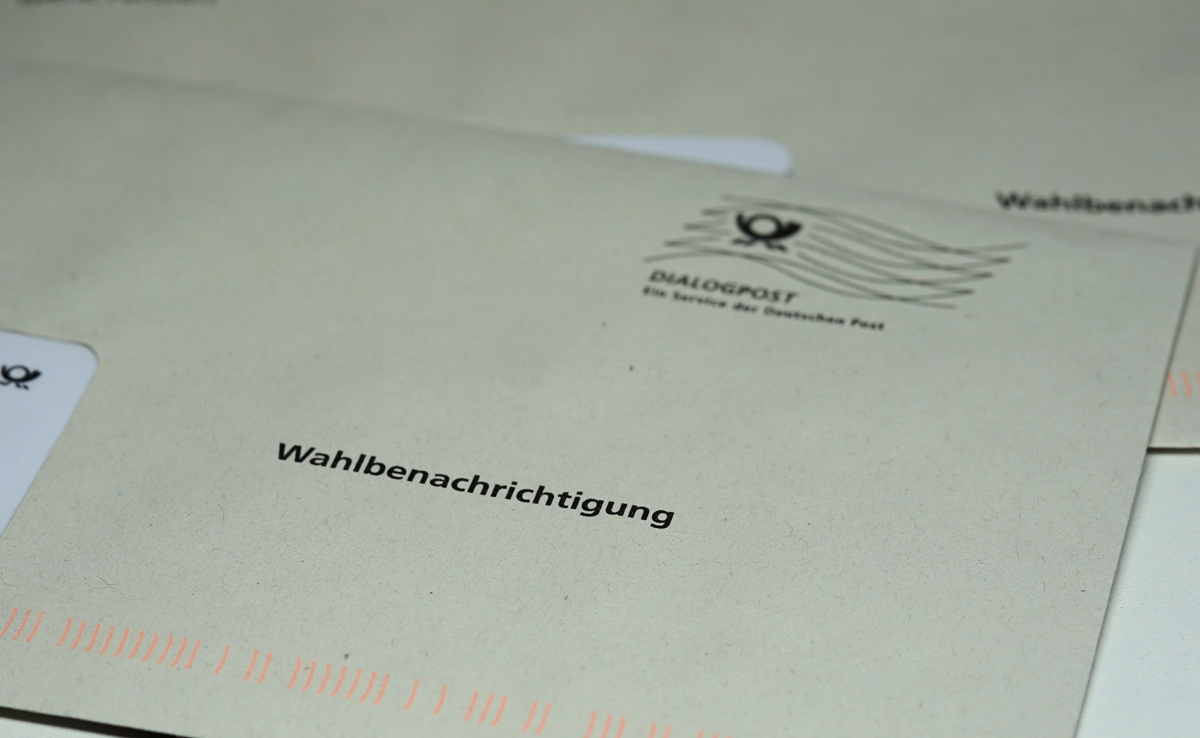 Symbolbild: Foto eines Wahlbenachrichtigungsumschlags