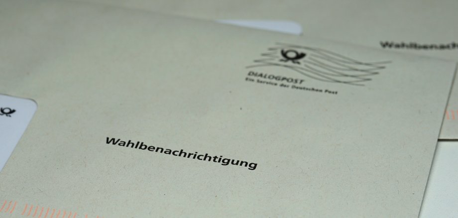 Symbolbild: Foto eines Wahlbenachrichtigungsumschlags